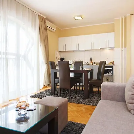 One Bedroom Little Bay Apartment *