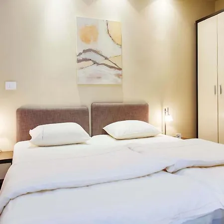 One Bedroom Little Bay Apartment Belgrade
