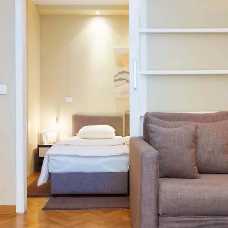 One Bedroom Little Bay Apartment *